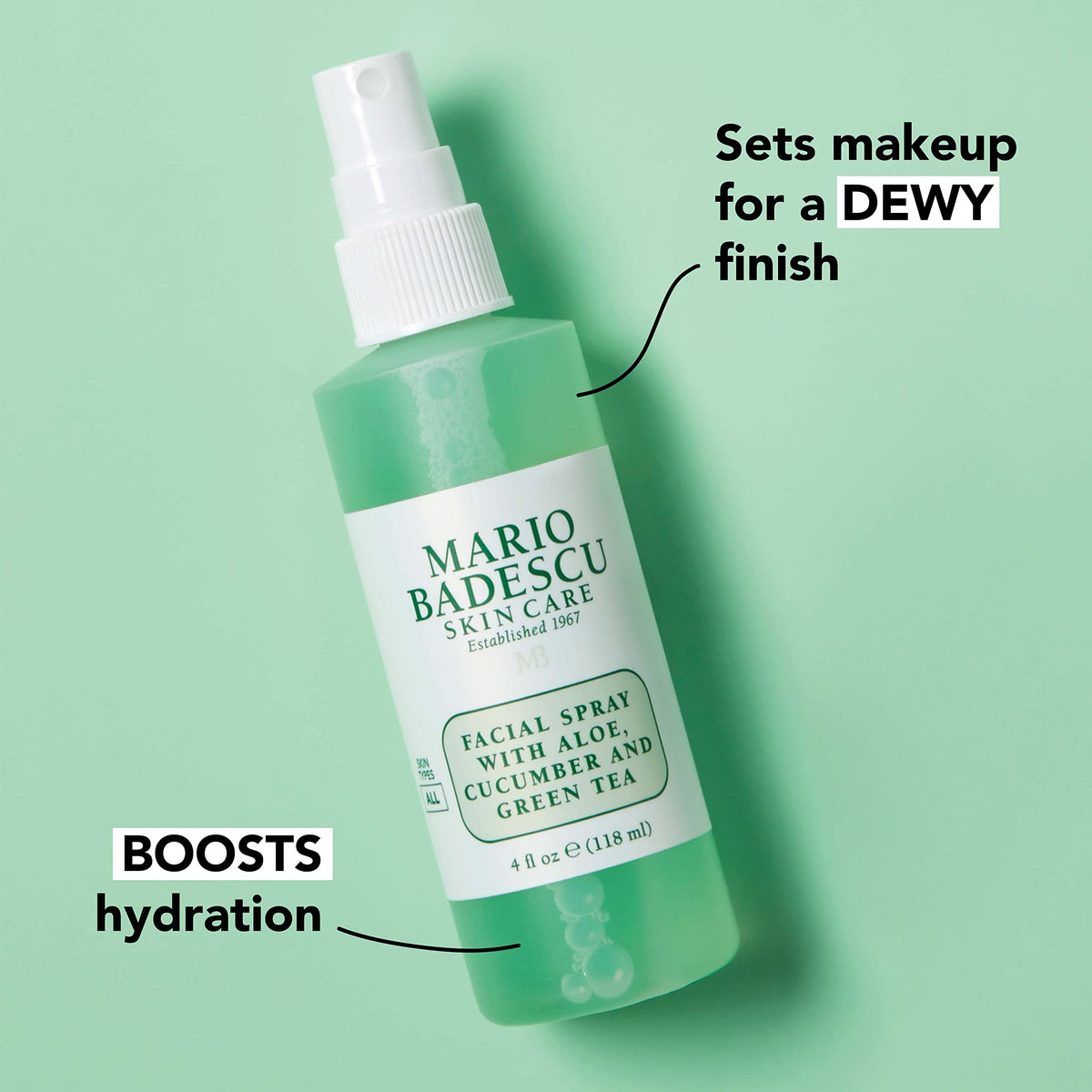 Utilisation du spray visage Mario Badescu sur le visage