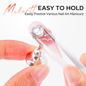 Utilisation du support pour peinture d'ongles press-on