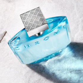 Vaporisateur Azzaro Chrome en action