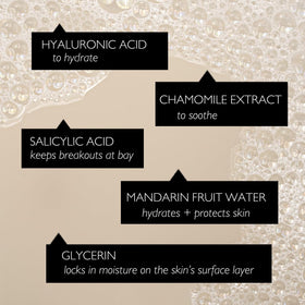 Vaporisation du tonique hydratant UPCIRCLE sur une peau