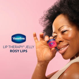 Vaseline Baume à Lèvres Mini Rosy Lips 32g texture sur les lèvres