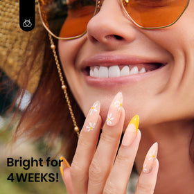 Vernis à Ongles en Gel Jaune 15ML montrant l'application sans traces