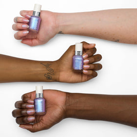 Vernis à ongles essie avec finition holographique