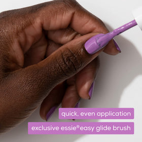 Vernis à ongles essie khaki naturel avec huile pour cuticules apricot