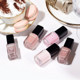 Vernis à ongles LONDONTOWN avec un top coat