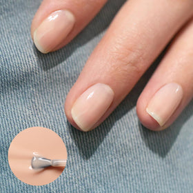 Vernis à Ongles Manucurist Beige Vert application sur ongles