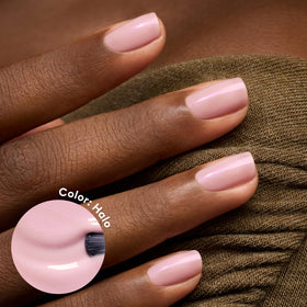 Vernis à ongles Manucurist Halo Milky Mauve application sur ongles