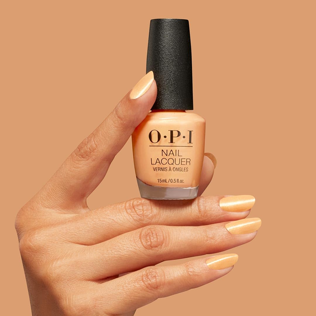 Vernis à ongles OPI sur des ongles fraîchement manucurés