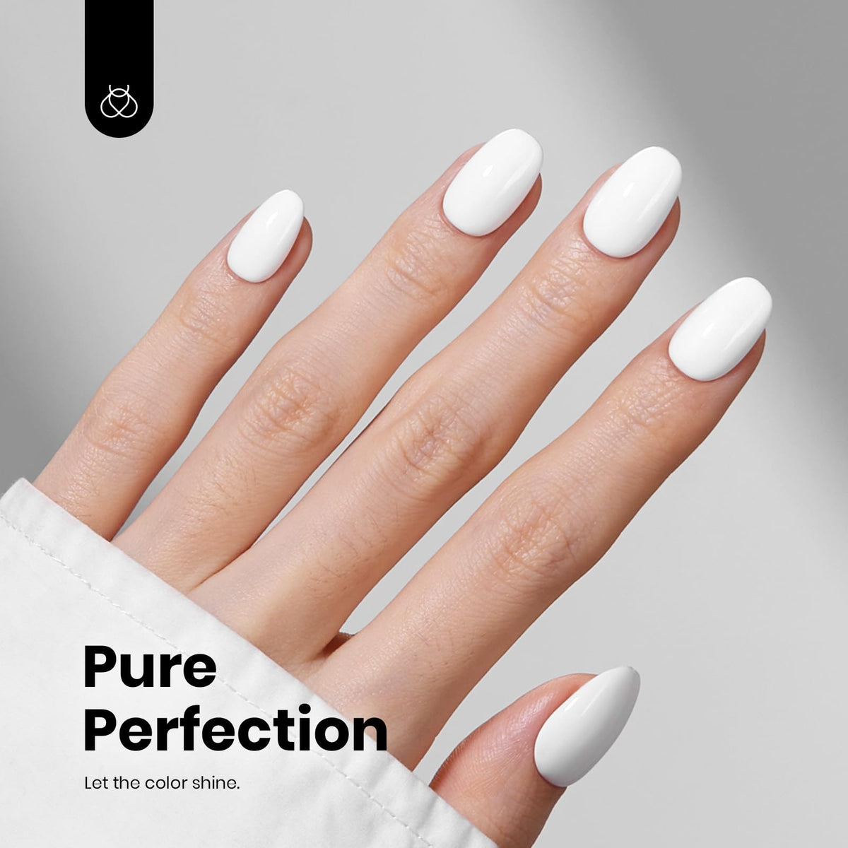 Vernis gel blanc beetles sur une table de manucure