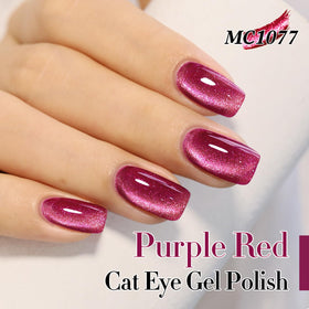 Vernis gel Cat Eye avec effet holographique en gros plan