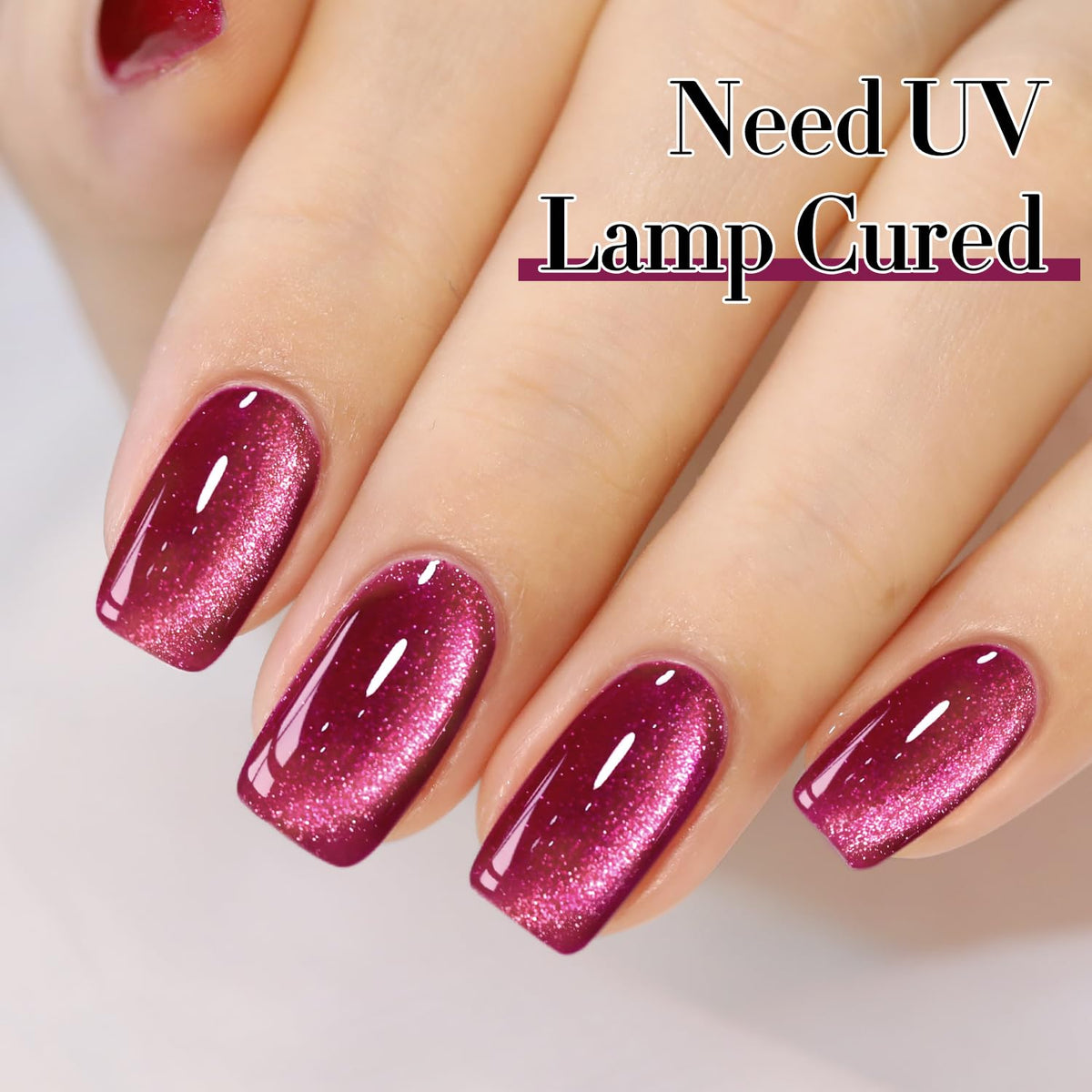 Vernis gel Cat Eye Double Rhythm sur une table de manucure