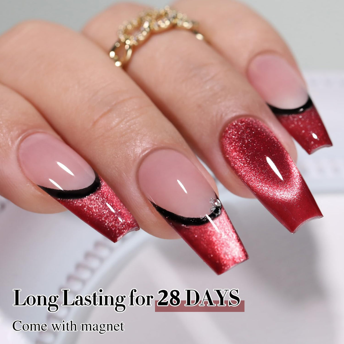 Vernis gel Cat Eye sur table de manucure