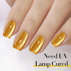 Vernis gel Cat Eye sur une table de manucure