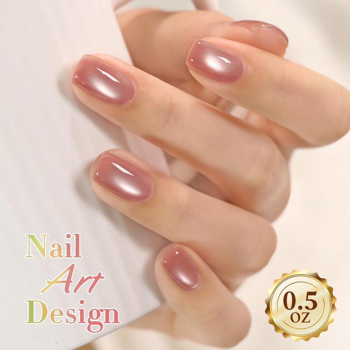 Vernis gel Cat Eye sur une table de manucure