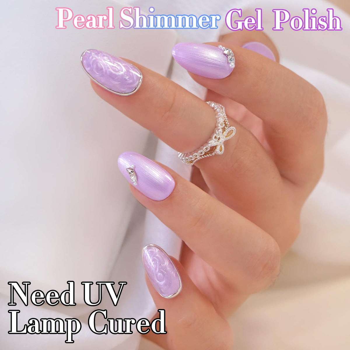Vernis gel Double Rhythm violet perle sur une table de manucure