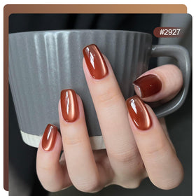 Vernis gel GAOY appliqué sur des ongles, finition scintillante