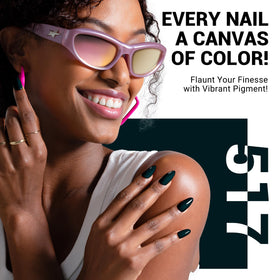 Vernis gel MelodySusie noir épais sur un fond esthétique