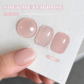 Vernis gel RARJSM beige nude sur un fond neutre
