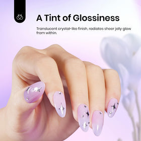 Vernis gel violet avec lampe UV pour séchage