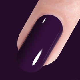 Vernis Gel Vishine violet, application dans un salon de manucure