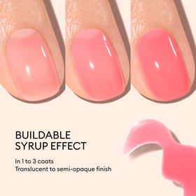 Vernis jelly Manucurist Sugar Plum avec plusieurs couches sur un ongle