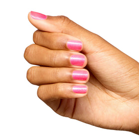 Vernis OPI Dopa-mani sur des ongles bien manucurés