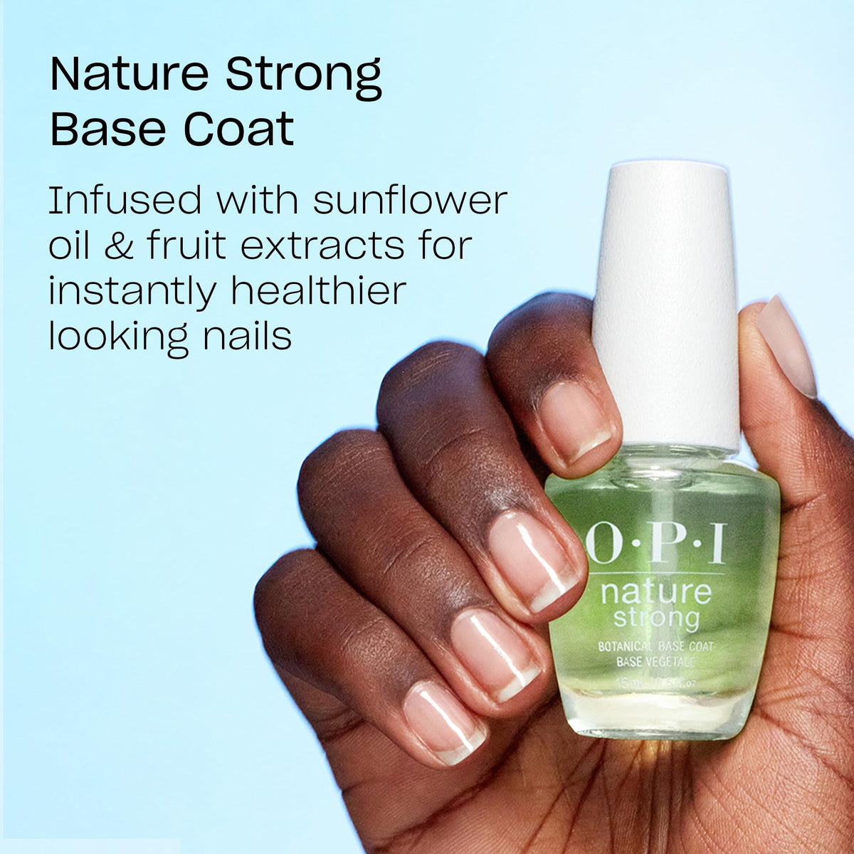 Vernis OPI Nature Strong sur une table de manucure
