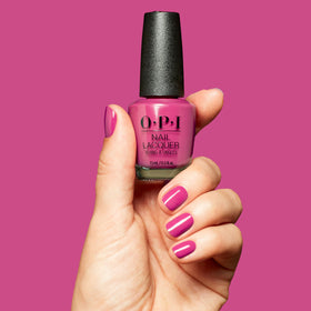 Vernis OPI Strawberry Cosmo avec finition brillante