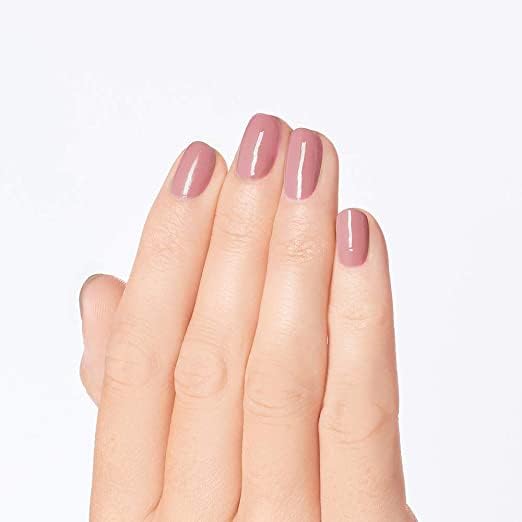 Vernis OPI Suzi Calls the Paparazzi rose pâle en application