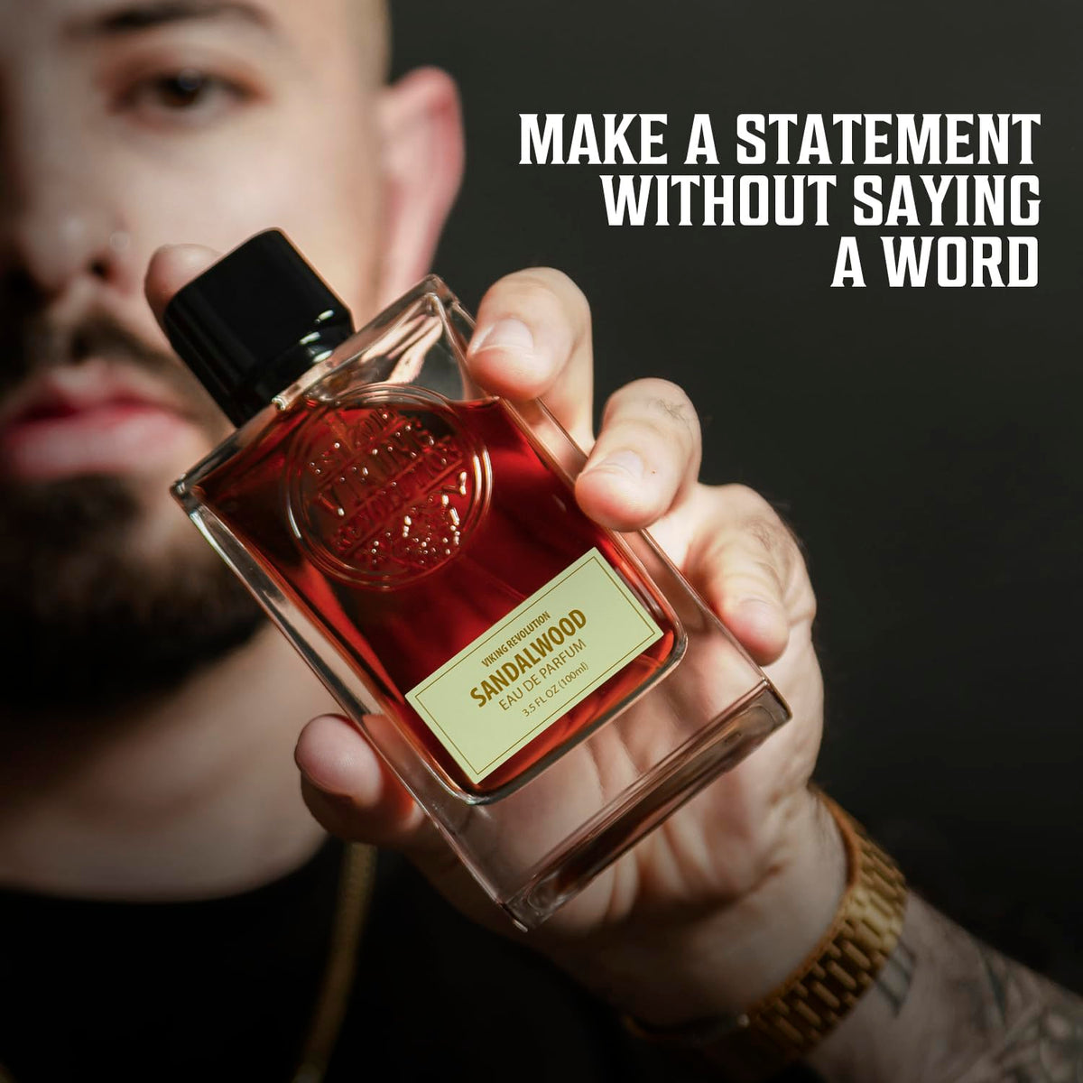 Viking Revolution Cologne pour homme Santal avec fond naturel