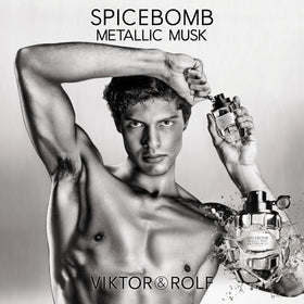 Viktor&Rolf Spicebomb Metallic Musk avec des accessoires pour homme