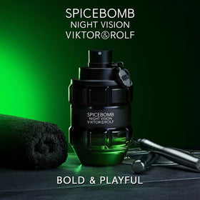 Viktor&Rolf Spicebomb Nightvision Eau de Toilette sur fond neutre
