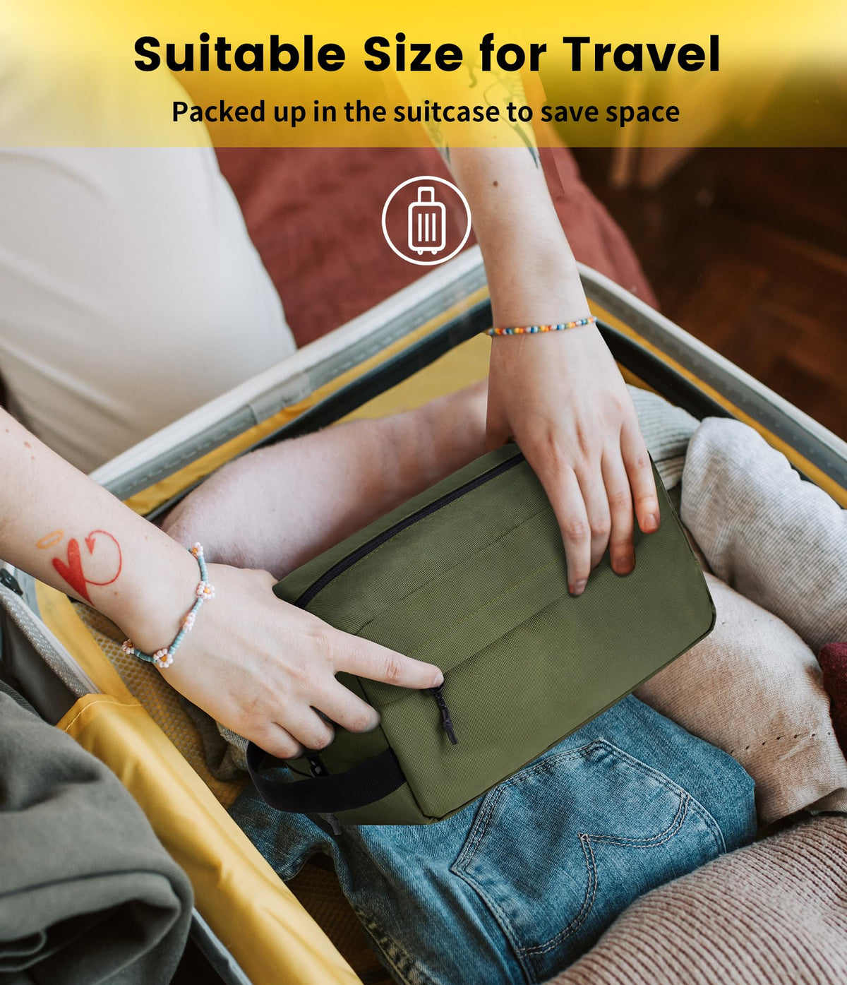 Vorspack trousse de toilette verte accroché à un support