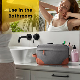 Vorspack trousse de toilette voyage sur une table de salle de bain