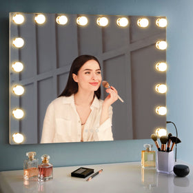Vue arrière du miroir de maquillage M MIVONDA