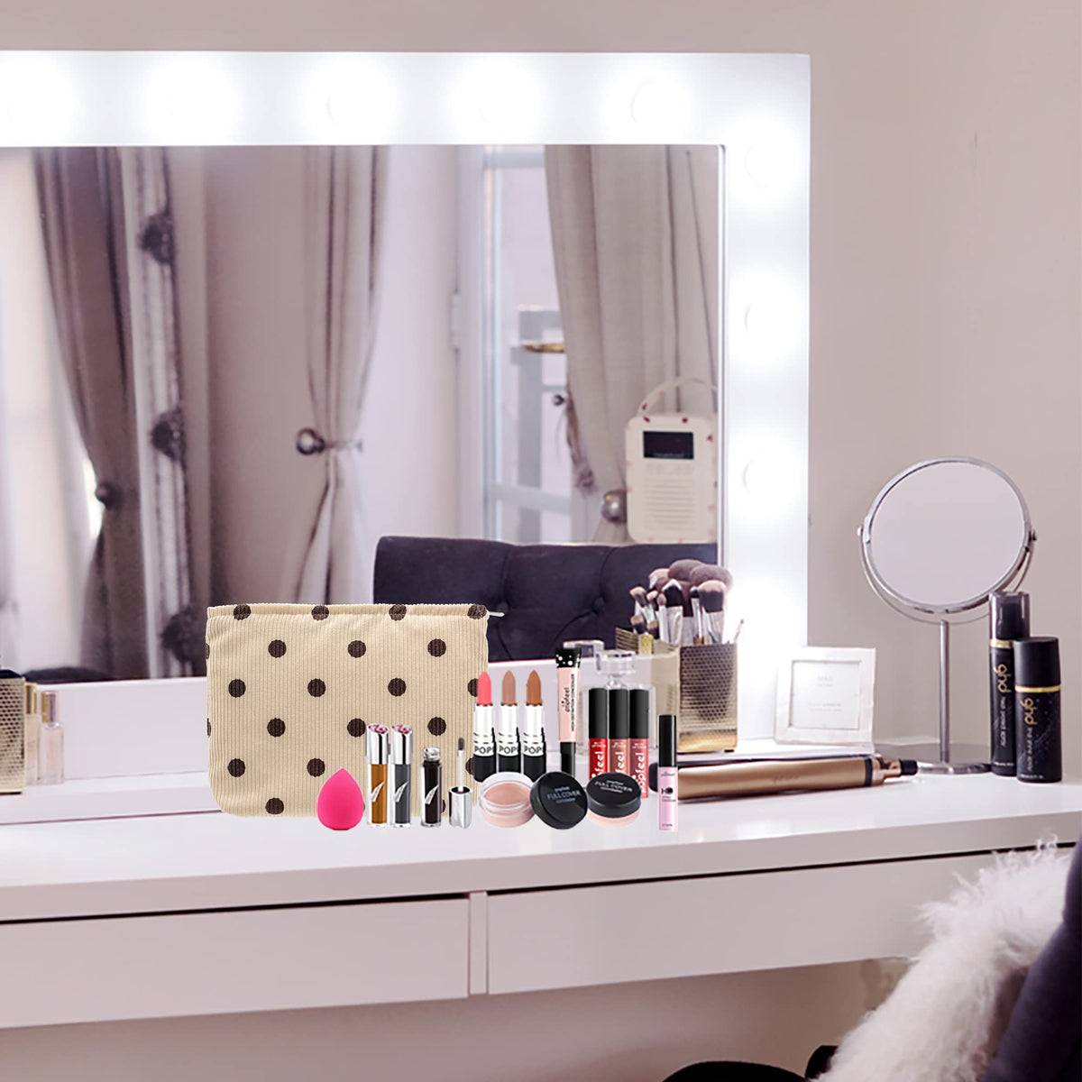 Vue de côté de la trousse de maquillage PAZIMIIK beige à pois