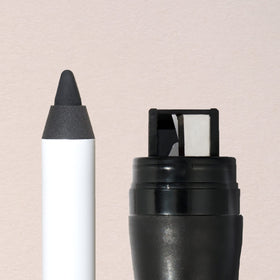 Vue de côté du crayon eyeliner gel Julep, noir intense