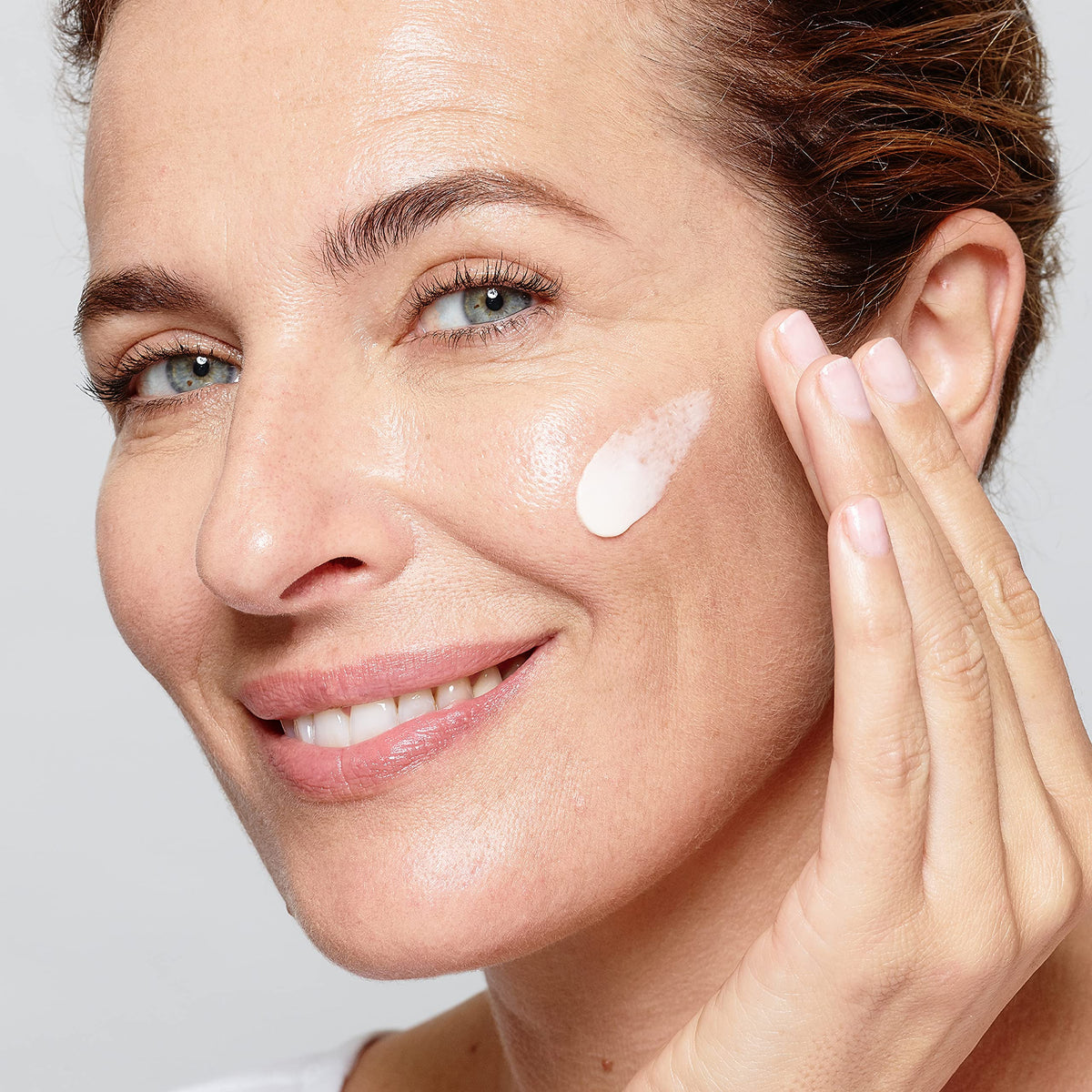 Vue de la Crème de Nuit Age Perfect L'Oreal Paris avec texture