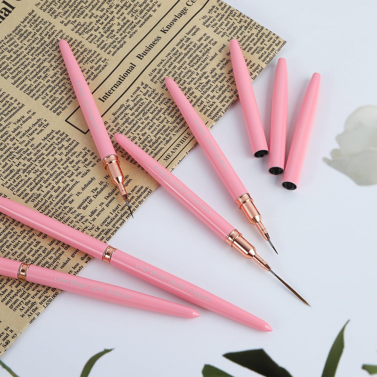 Vue des différentes tailles des stylos de nail art Artdone