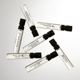 Vue du coffret découverte de parfums PHLUR avec emballage