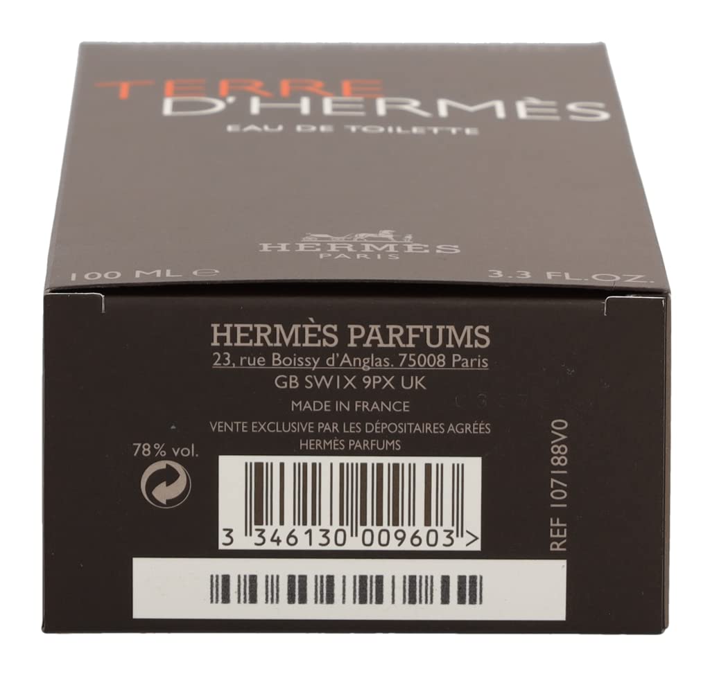 Vue du flacon de Terre D'Hermès avec fond naturel