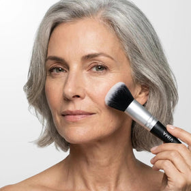 Vue du pinceau Vima en utilisation pour appliquer le fond de teint