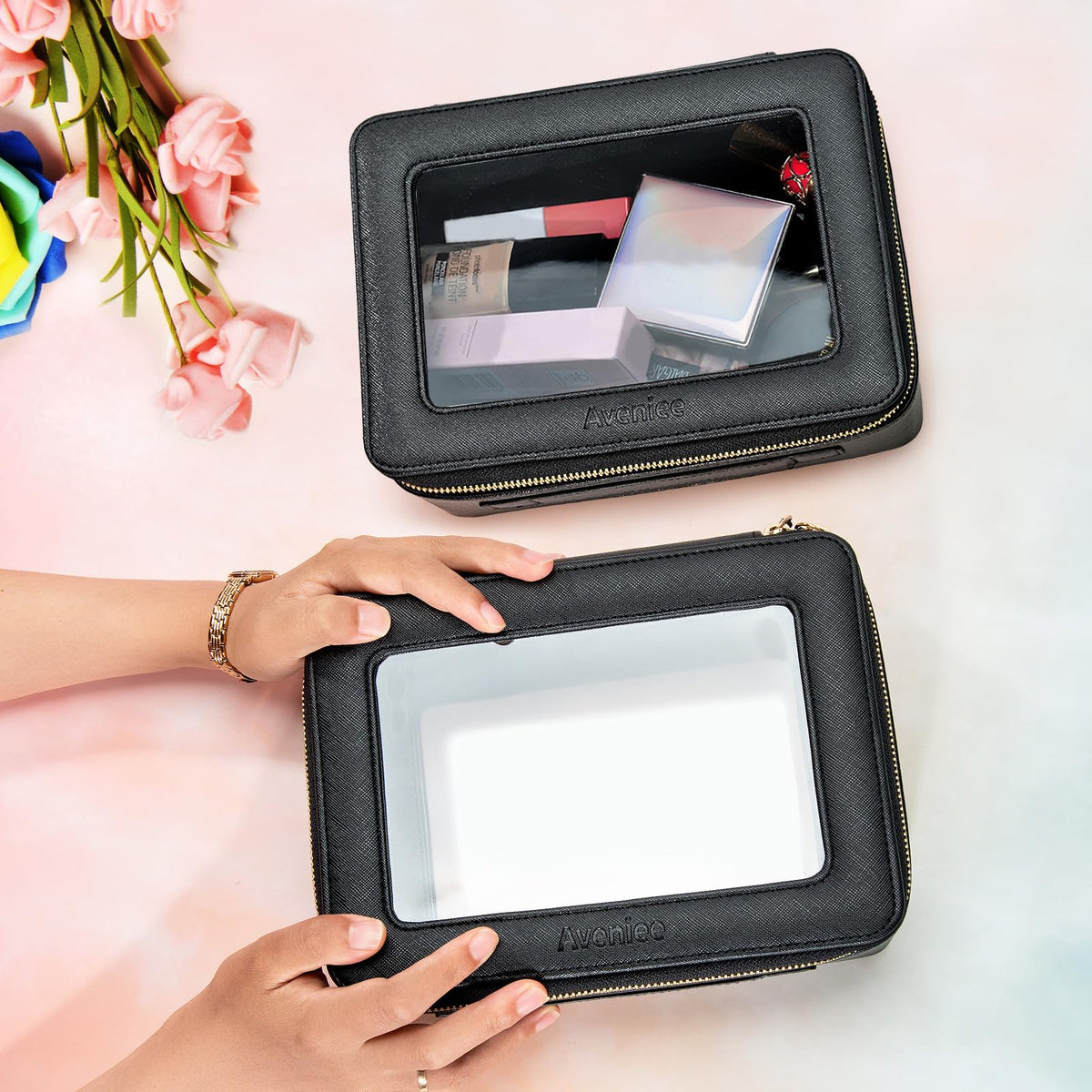 Vue intérieure de la trousse de maquillage Aveniee