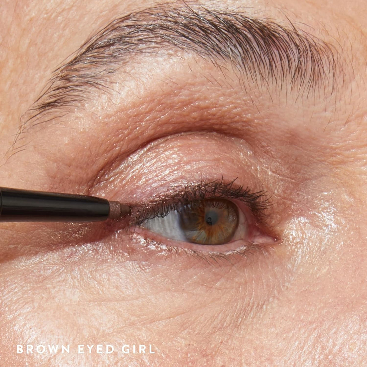 Vue latérale du crayon eyeliner LAURA GELLER INKcredible