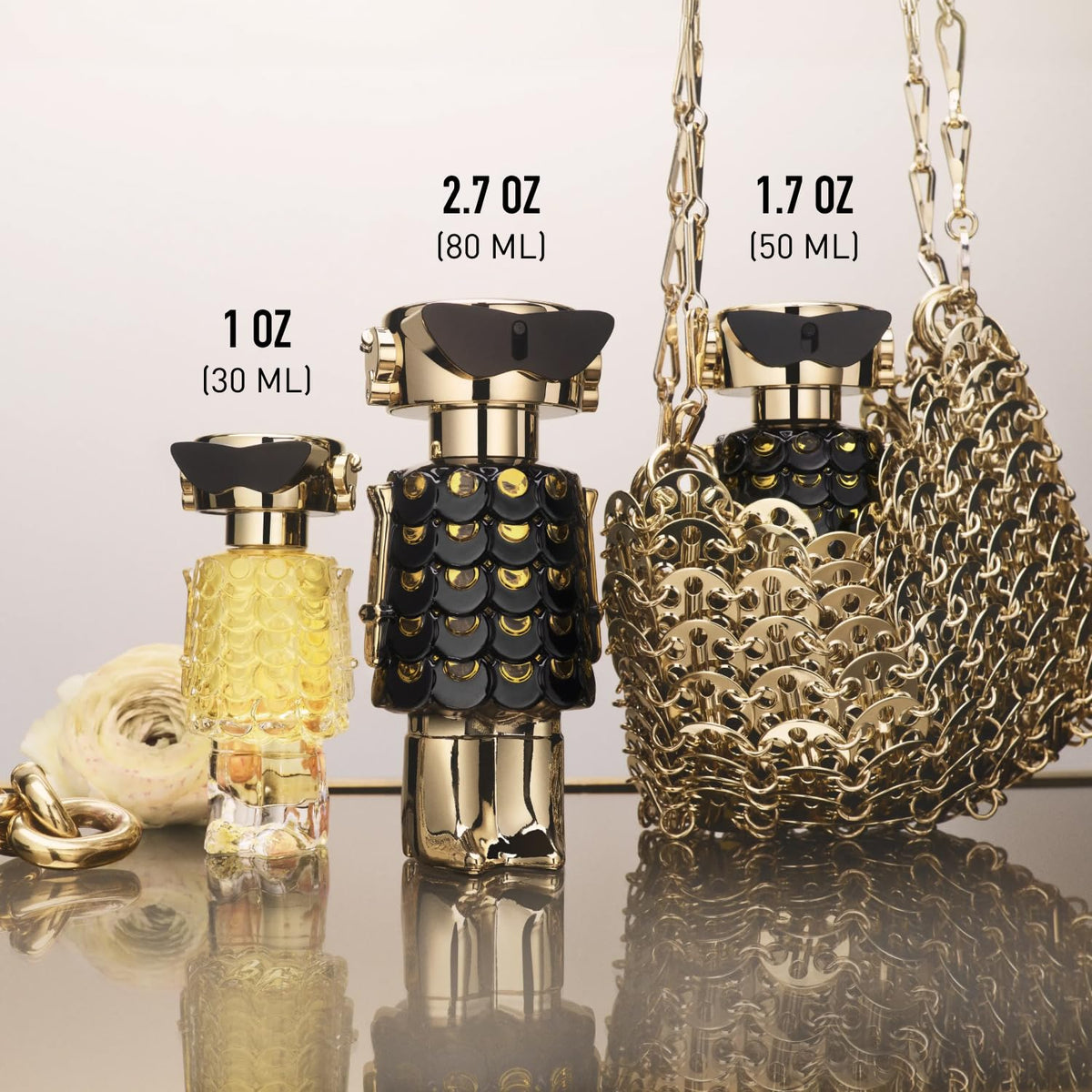 Vue latérale du flacon de parfum Rabanne Fame montrant le design