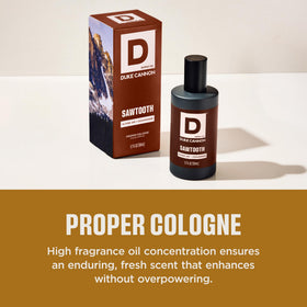 Vue latérale du flacon Duke Cannon Proper Cologne
