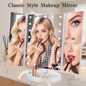 Vue latérale du miroir de maquillage deweisn sur pied