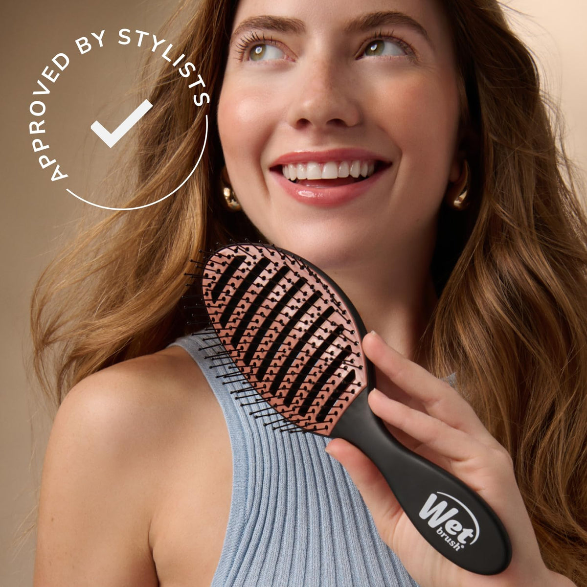 Wet Brush Ceramic Speed Dry brosse à cheveux noire en usage