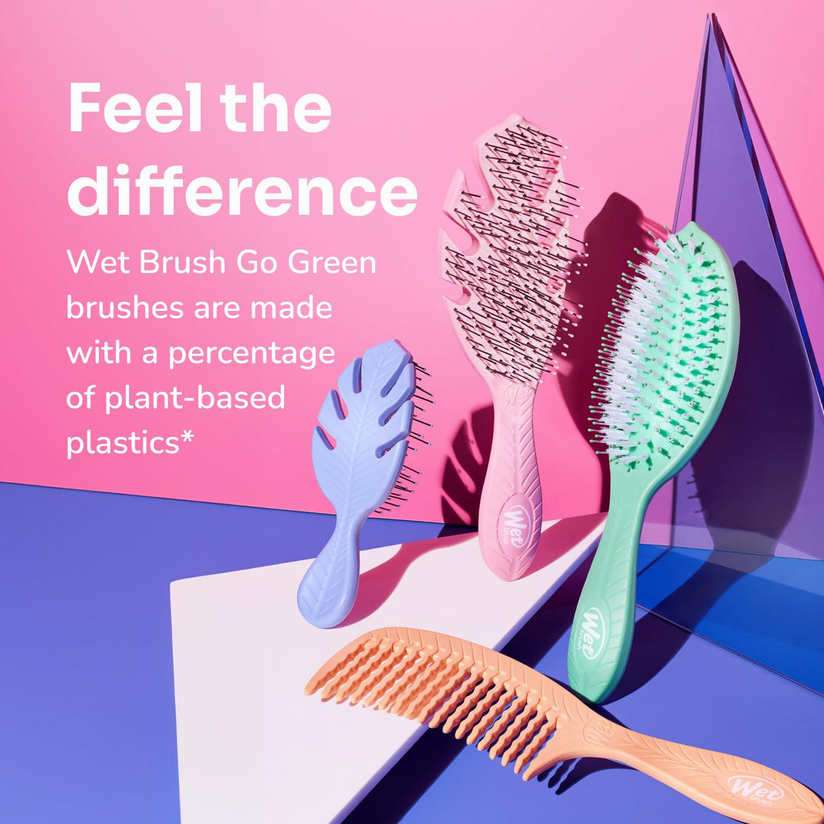 Wet Brush Go Green Mini Démêlant à côté d'autres produits de soin capillaire