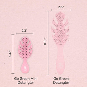 Wet Brush Go Green Mini Démêlant en utilisation
